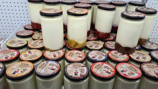 Voćni jogurt šljiva 700 g